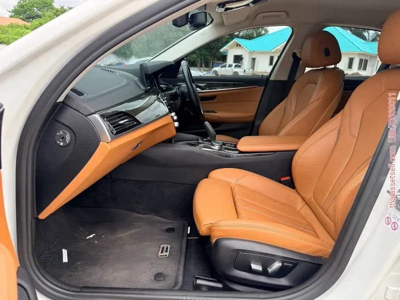 BMW 520d Sport ปี 2018 ไมล์ 88,xxx KMราคา 899,000.- - รูปภาพ 6