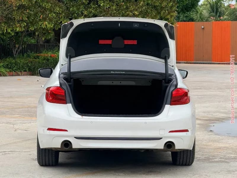 BMW 520d Sport ปี 2018 ไมล์ 88,xxx KMราคา 899,000.- - รูปภาพ 8