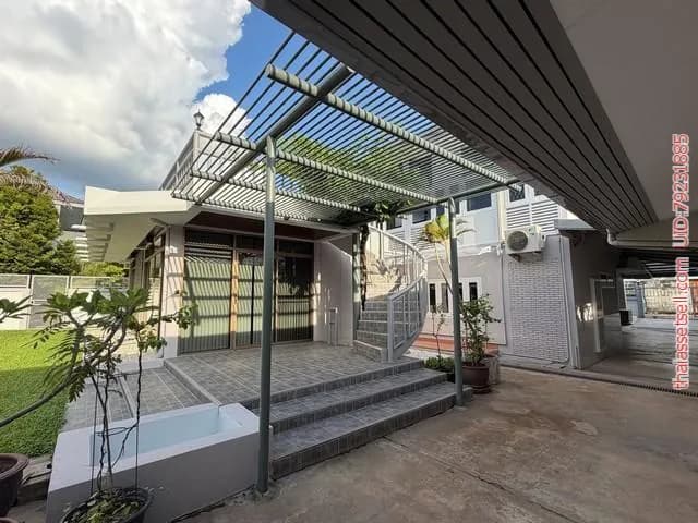 ให้เช่า บ้านเดี่ยว 2 ชั้น ใจกลาง ซอยวิภาวดีรังสิต 46 รีโนเวทใหม่ พร้อมสนามกว้าง ใกล้รถไฟฟ้าสายสีแดง สถานีวัดเสมียนนารี จตุจักร กรุงเทพมหานคร