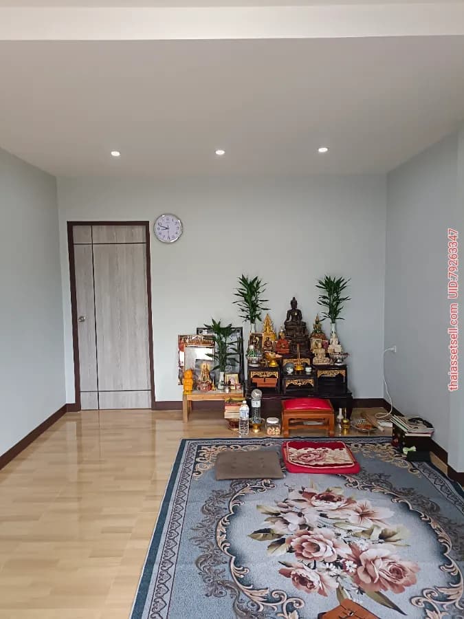 ขายบ้านพร้อมที่ดิน 2 ห้องนอน 1 ห้องทำงาน 1 ห้องโถงใหญ่ 1 ห้องครัว 2 ห้องน้ำพร้อมลานจอดรถติดแอร์ทุกห้อง มีระเบียงนั่งเล่นอายุบ้าน 2 ปี แม่ริม เชียงใหม่