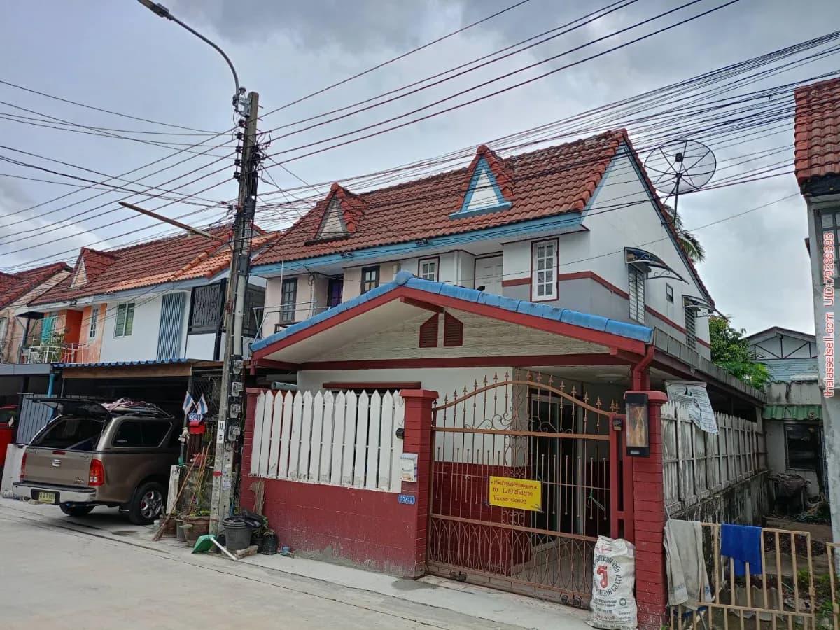 ขายทาวน์เฮ้า 2 ชั้น 2 นอน 2 น้ำ ห้องครัว ขนาด 19.5 ตรว.เดินทางสะดวก ติดถนนใหญ่ สุวินทวงศ์ ซอย 7 ถนนของ กทม.สร้างใหม่ กว้าง สะอาด บรรยากาศดี มีนบุรี กรุงเทพมหานคร - รูปภาพที่ 1